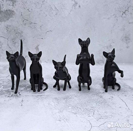 Фигурки котиков черные