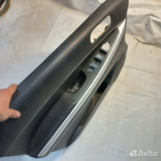Обшивка двери передняя левая Mazda Cx-7