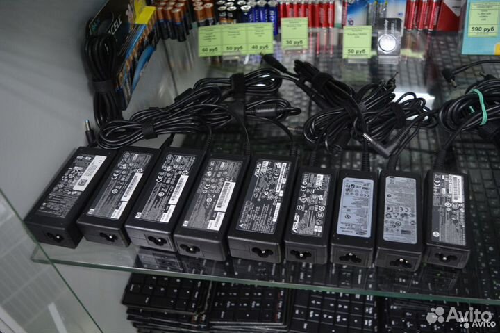 Ассортимент з/у для ноутбуков