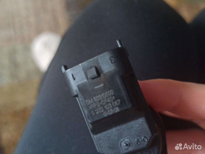 Датчик распредвала gm 93310500 на опель корса