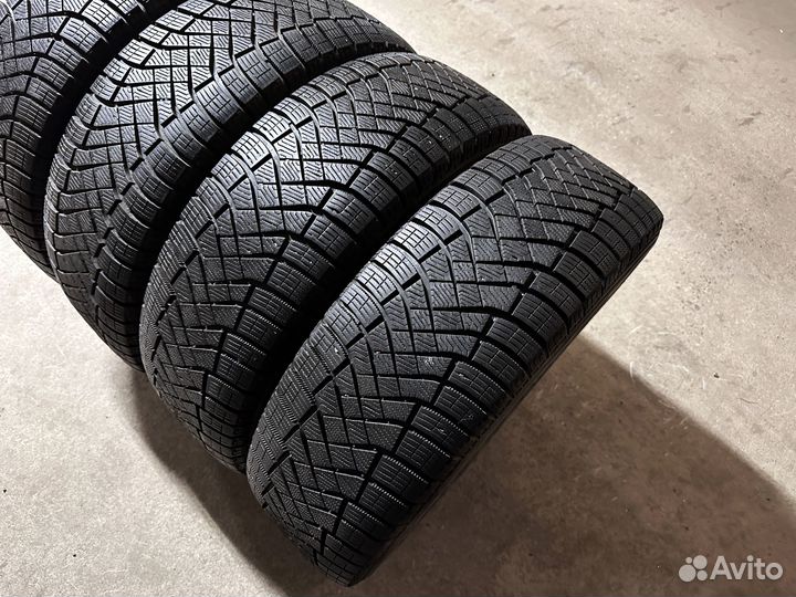 Pirelli Ice Zero FR 225/65 R17