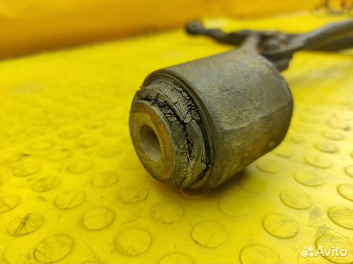 Рычаг передний левый Mercedes-Benz W116 M110.922