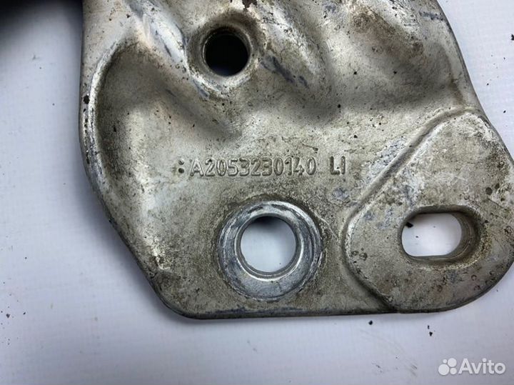 Кронштейн стабилизатора передний левый Mercedes