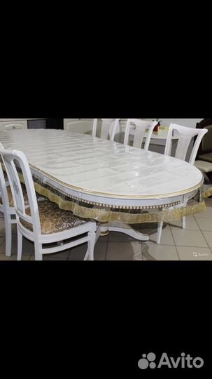 Прозрачные скатерти со стразами