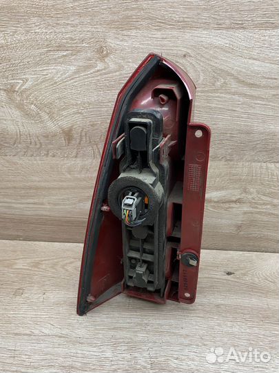 Фонарь правый Ford Focus 1 универсал 111892