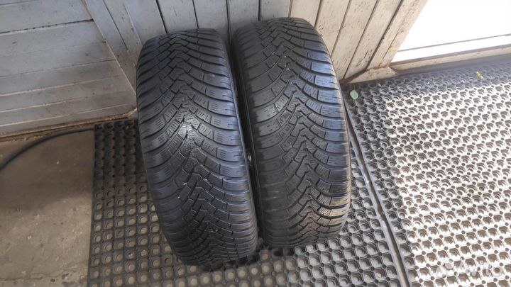 Falken Eurowinter HS01 215/60 R16 99H