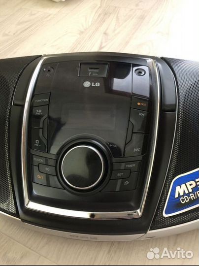 Магнитола бумбокс с блю ту