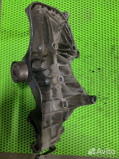 Кронштейн генератора Renault Logan 2 с 2014г