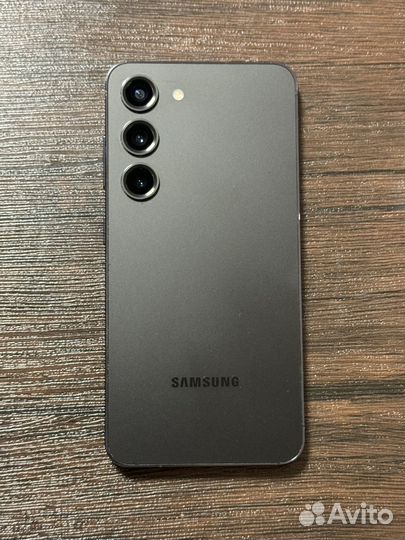 Samsung Galaxy S23, 8/256 ГБ