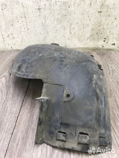 Подкрылок передний левый Opel Zafira B минивэн