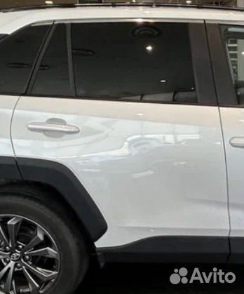 Задняя правая дверь -V Toyota RAV4