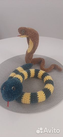 Плюшевая змея