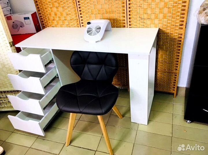 Письменный стол офисный