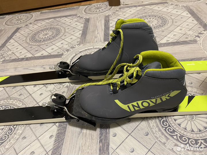 Лыжи с креплениями 140 см + ботинки 33 р. Детские