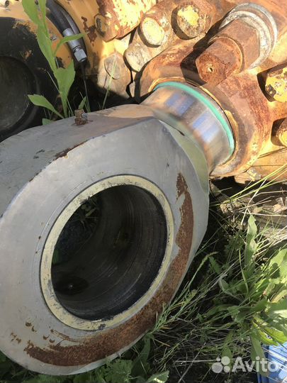 Запчасти на liebherr 984