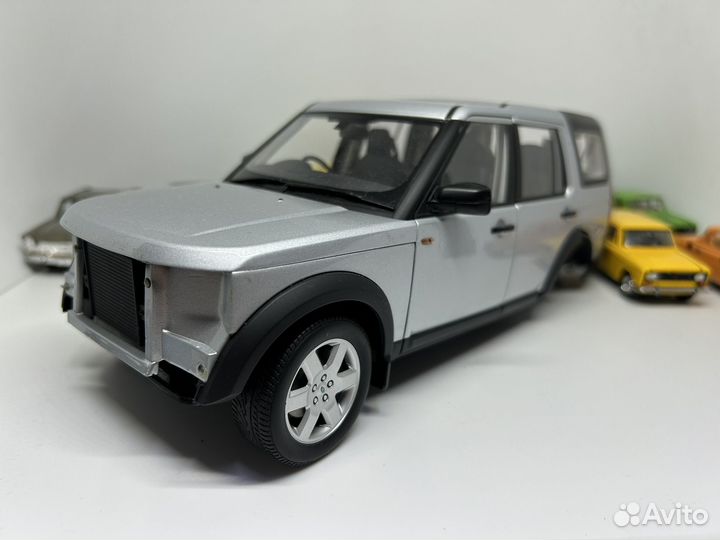 1:18 Land Rover