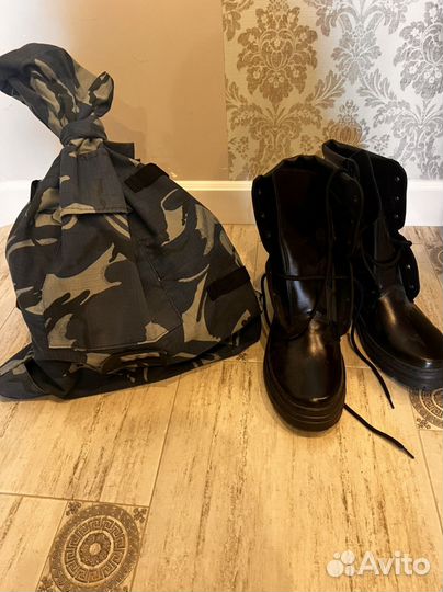 Продам вещьмешок и берцы