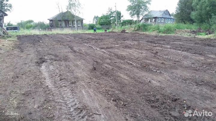 Расчистка участка трактором
