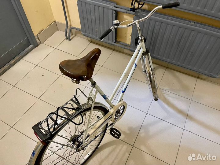 Велосипед helkama со сломанным шатуном