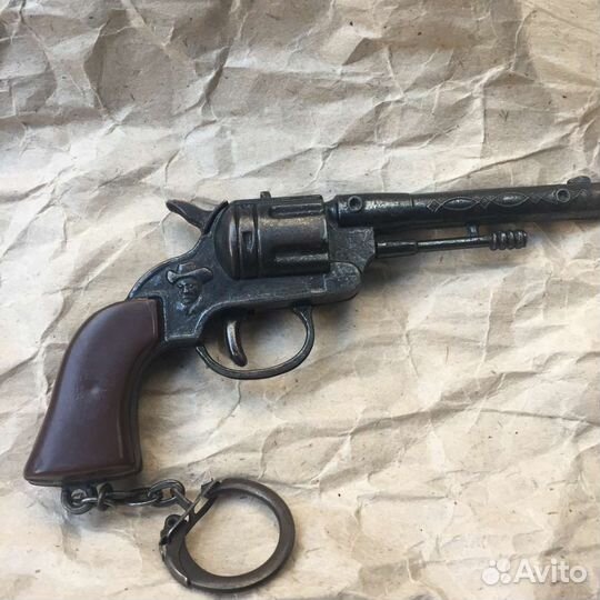 Брелок Револьвер