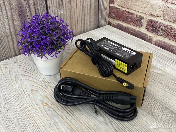 Зарядное устройство Acer 5.5*1.7