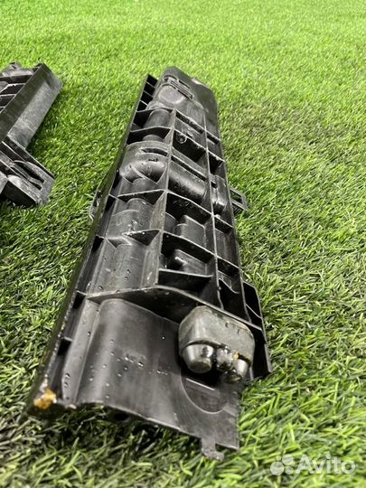 Пластик кассеты радиаторов Bmw 1 E87 N45B16 2007