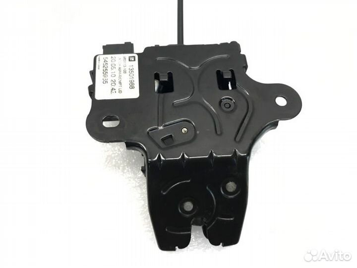 Замок крышки багажника Chevrolet Cruze седан 1.8