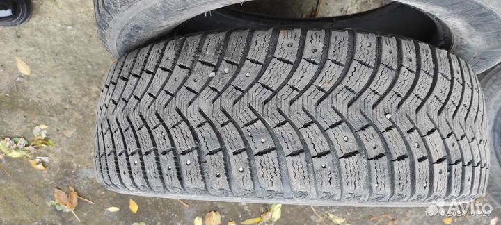 Michelin Radial XSE 235/60 R18 107V