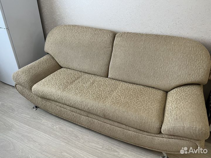 Диваны и кресло бу в хорошем состояние