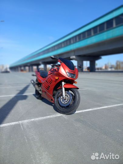 Продам Suzuki RF900