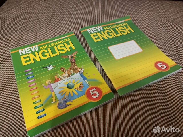 Учебник и тетрадка по английскому языку