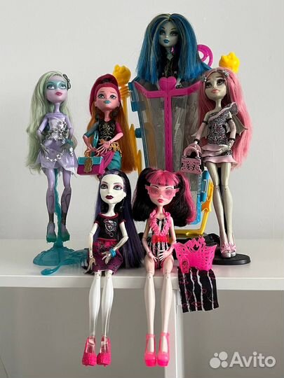 Кукла monster high Дракулаура в купальнике
