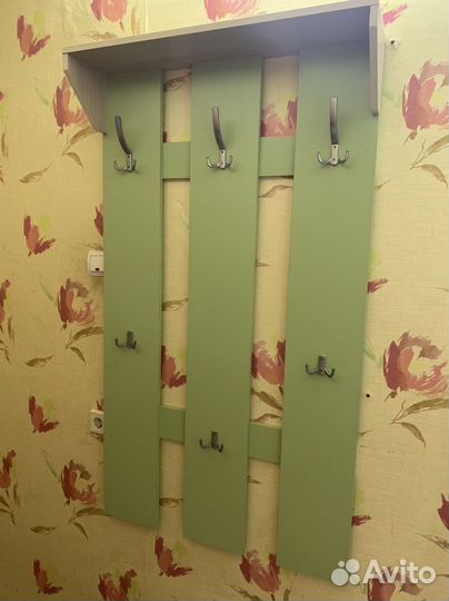 Вешалка и тумба в прихожую