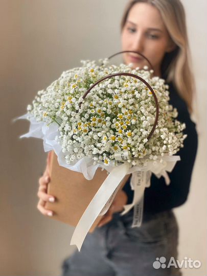 Гипсофила и ромашки