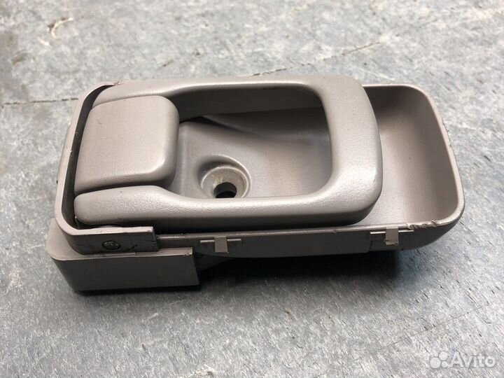 Прав ручка салона Cube Z10