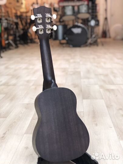 Укулеле черный санберст