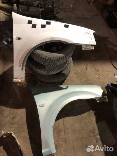 Крыло переднее правое Renault Logan