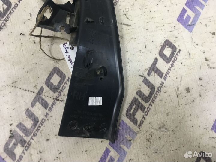 Уголок двери передней правой внутрен. Форд Фокус 2