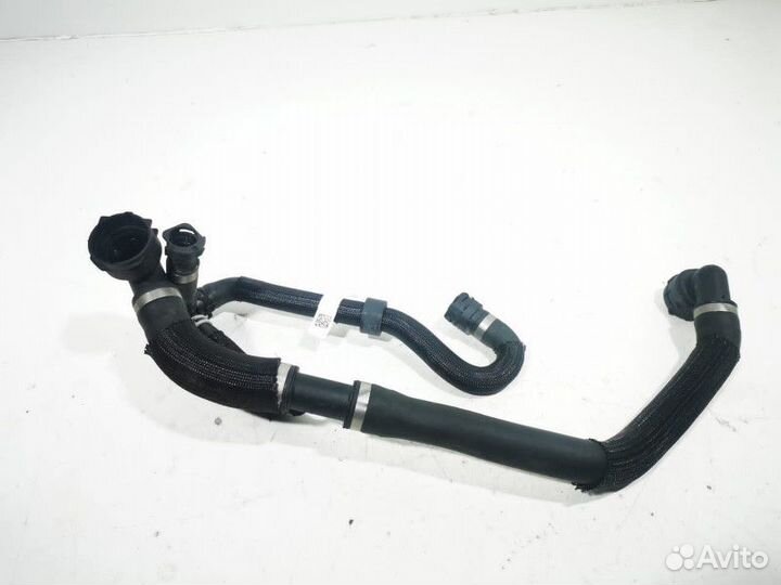 Патрубок охлаждения Land Rover Discovery Sport