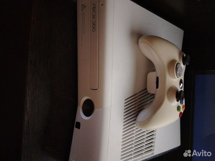 Xbox 360 slim прошитый freeboot 500gb много игр