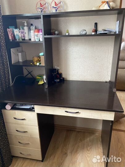 Письменный стол