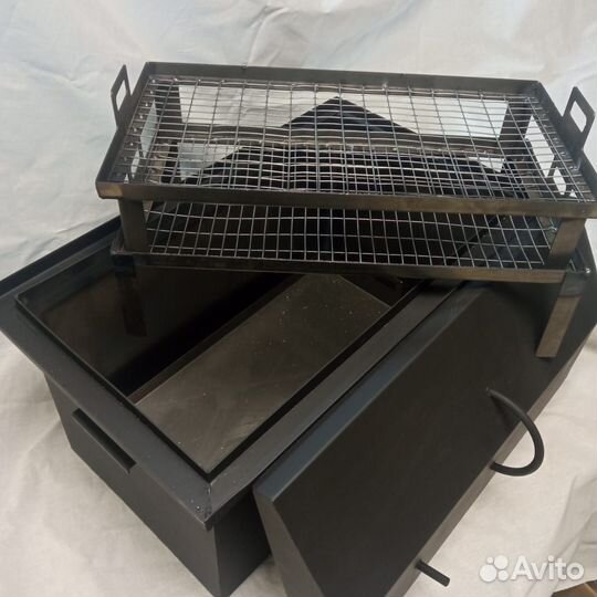 Коптильня горячего копчения с гидрозатвором