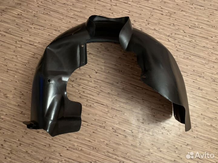 Подкрылок Ford Focus 3 передний правый