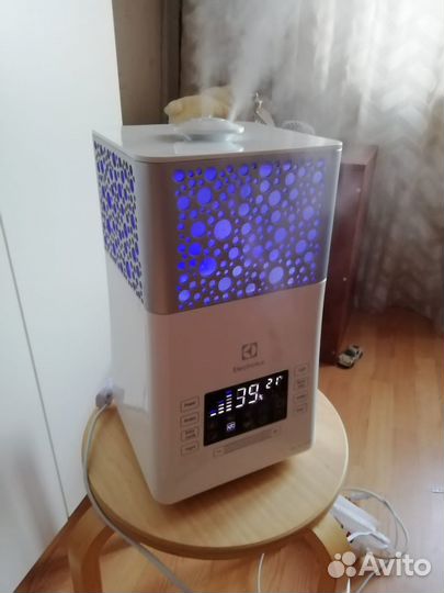 Увлажнитель воздуха Electrolux EHU 3715D