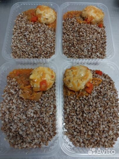 Гречка с тефтелями