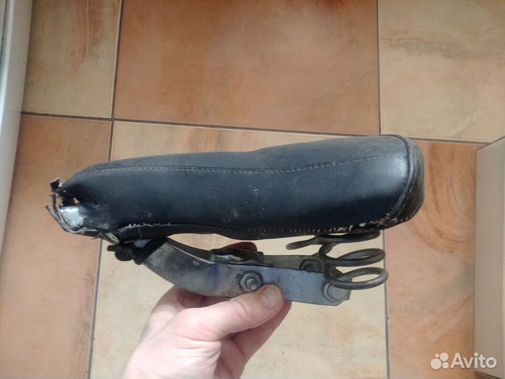 Велосипедное седло СССР мягкое Салют Кама пружины