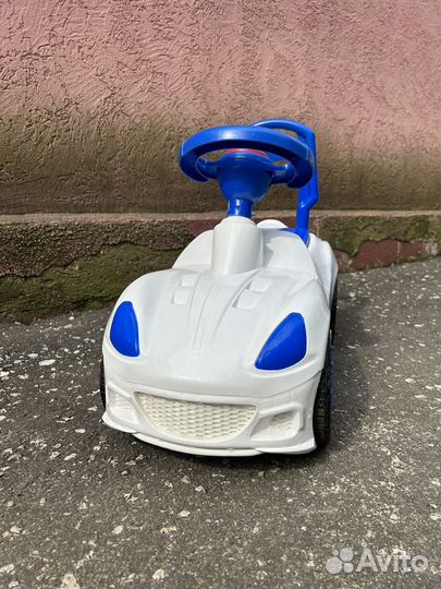 Машина каталка детская