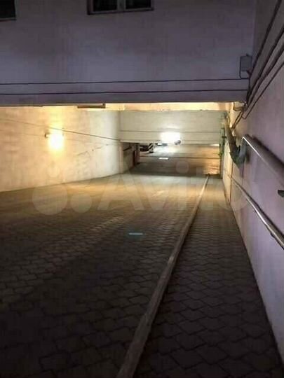 Машиноместо, 18 м²