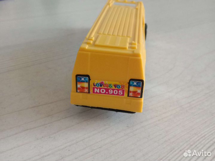 Машина игрушка