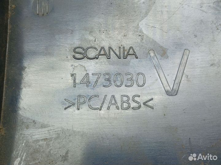 1473030 Кожух верхней полки scania скания